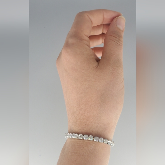 Flower 3D Crystql Earrings and Rhinestone Bracelet Set - Picture 7 of 8